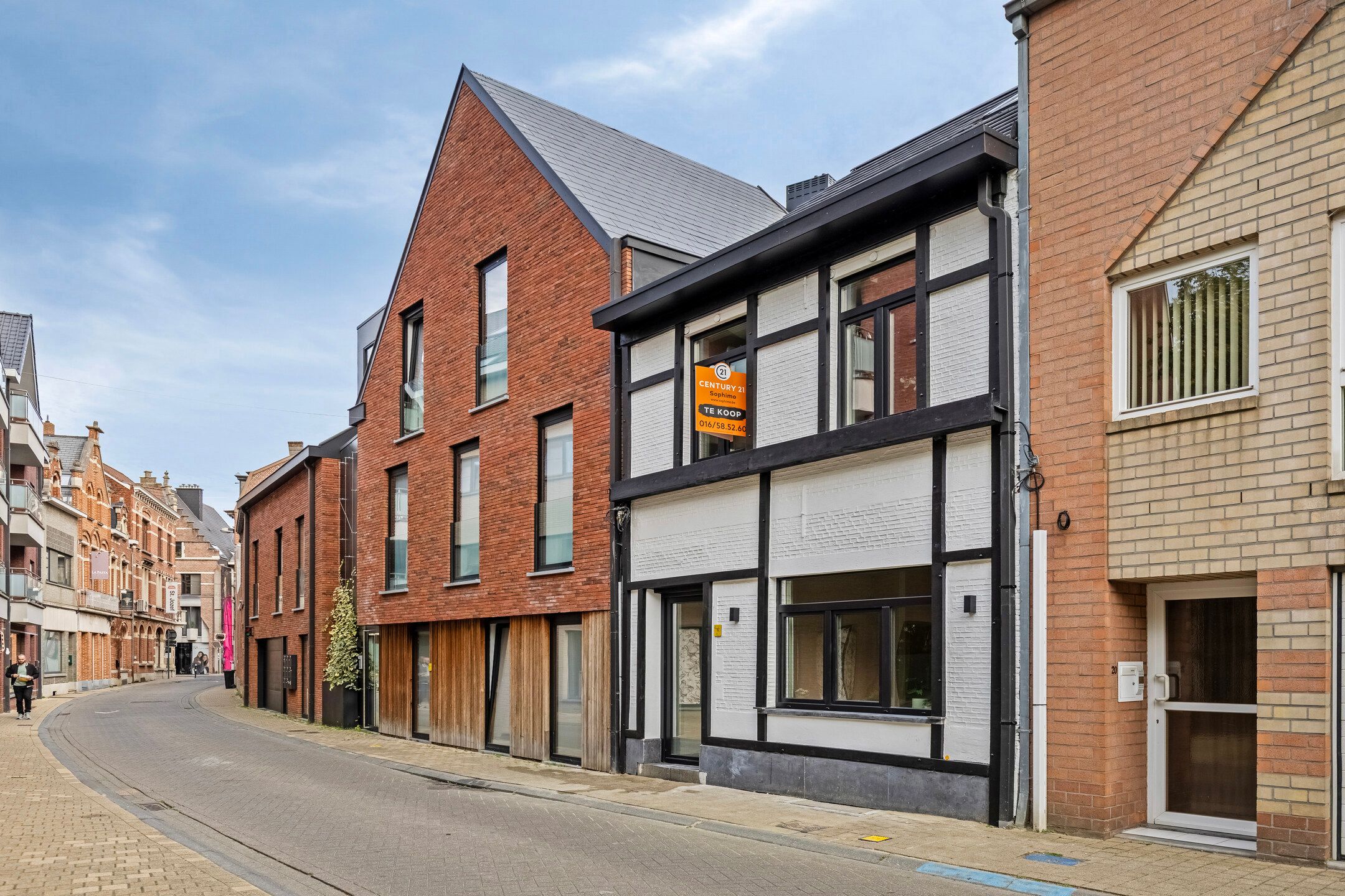 Prachtig gerenoveerde woning (met eventuele handelsruimte) foto {{pictureIndex}}