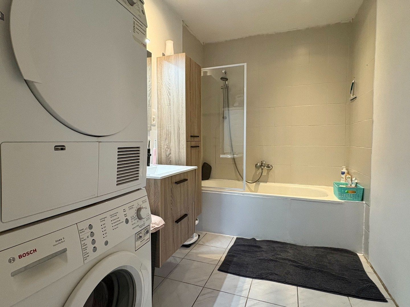 Starterswoning te koop in Roeselare met 2-3 slaapkamers en een ruime  vernieuwde leefruimte.  foto 16