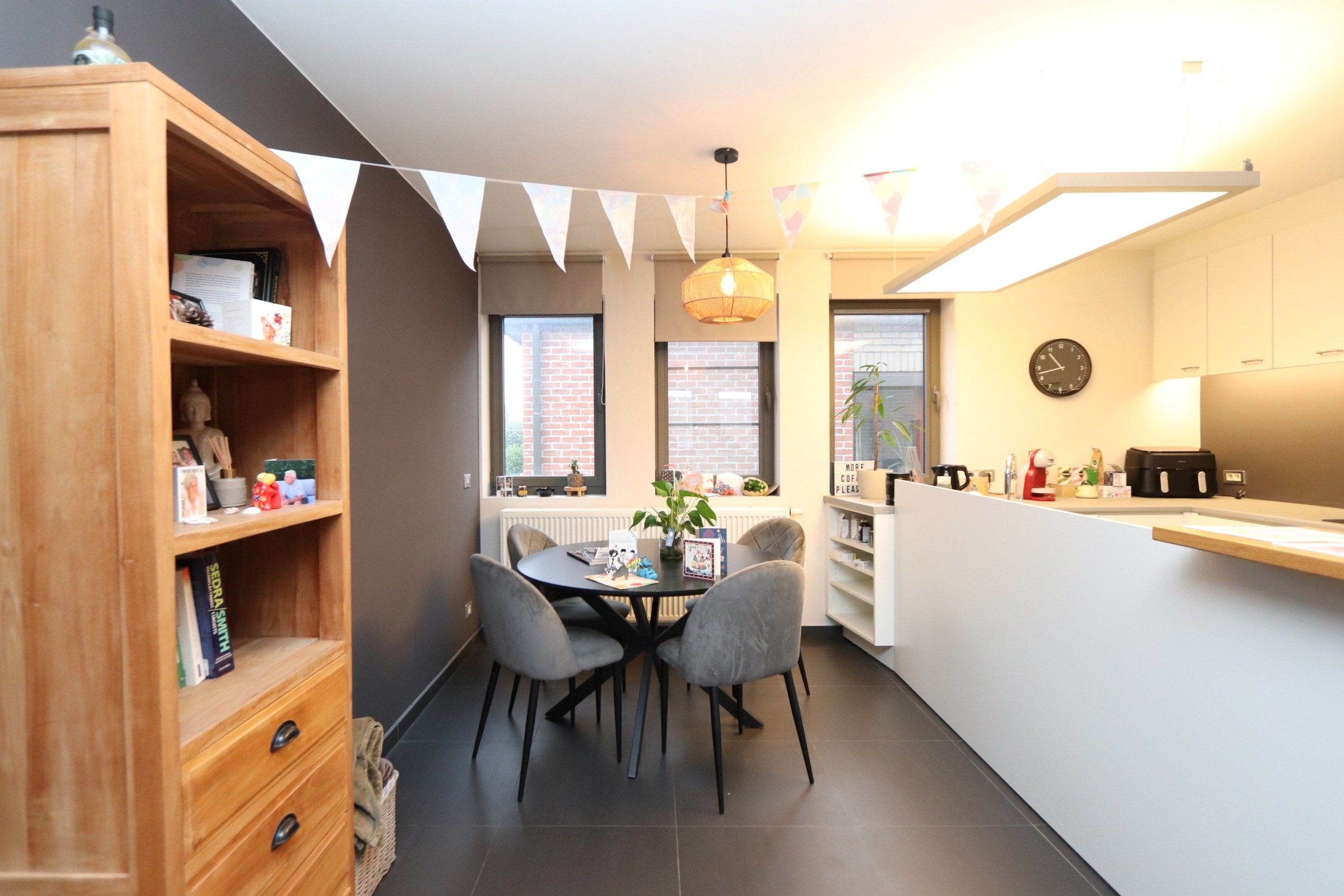 MODERN TWEESLAAPKAMERAPPARTEMENT MET TERRAS foto 3