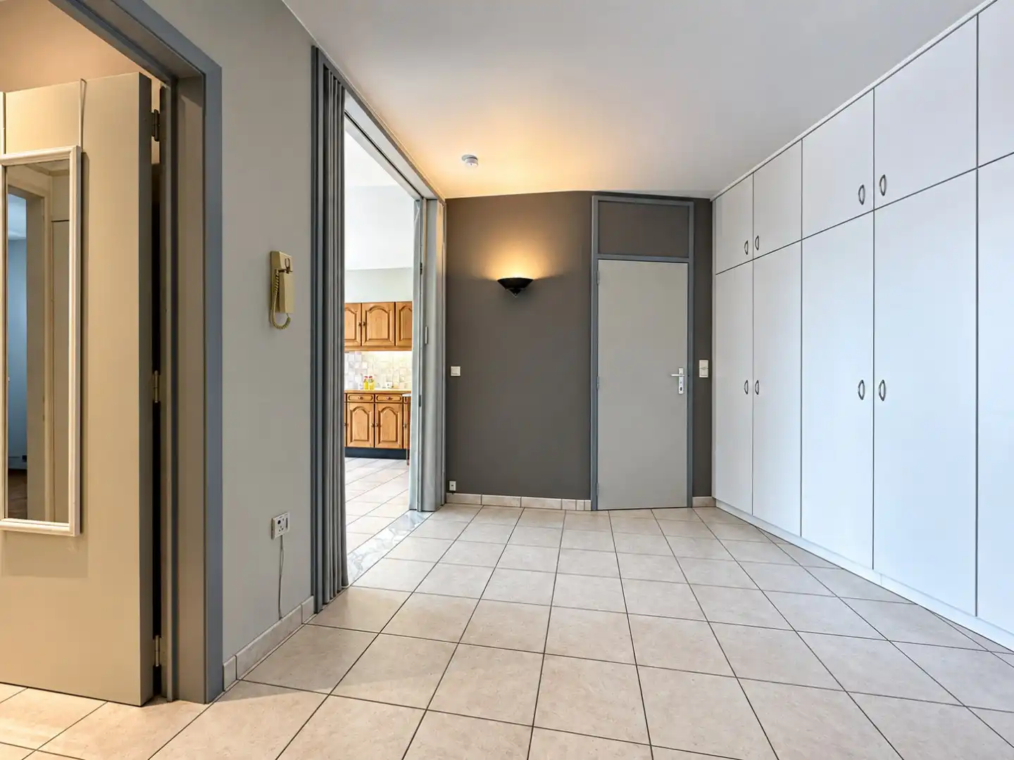 Ruim en lichtrijk appartement in hartje Haacht - 1slpk foto 6