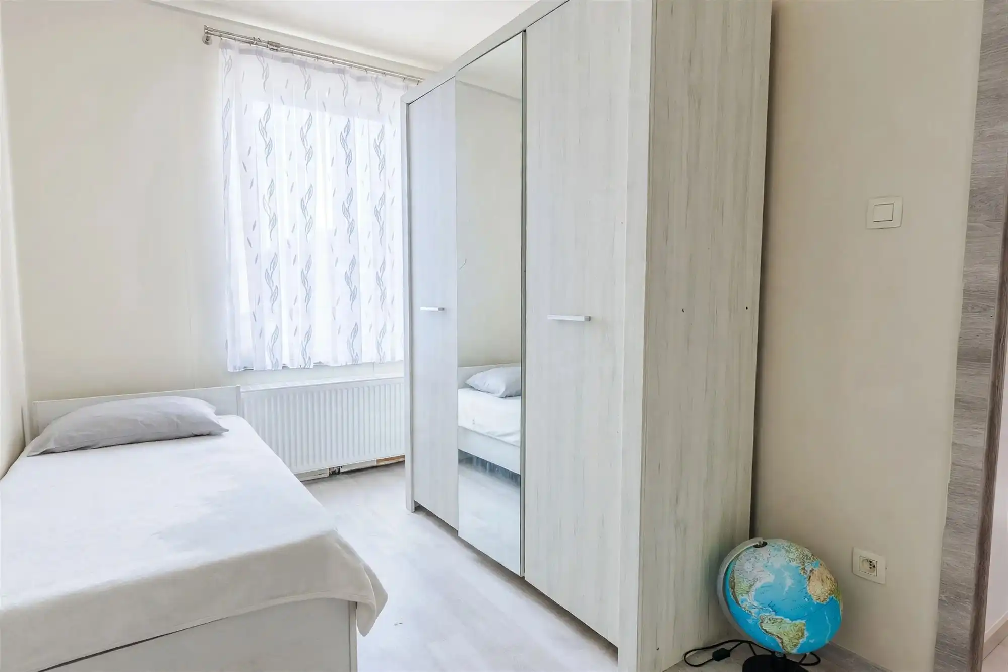 instapklare 3 gevelhuis op 945 m² met 6 slpks en 4 garages foto 21