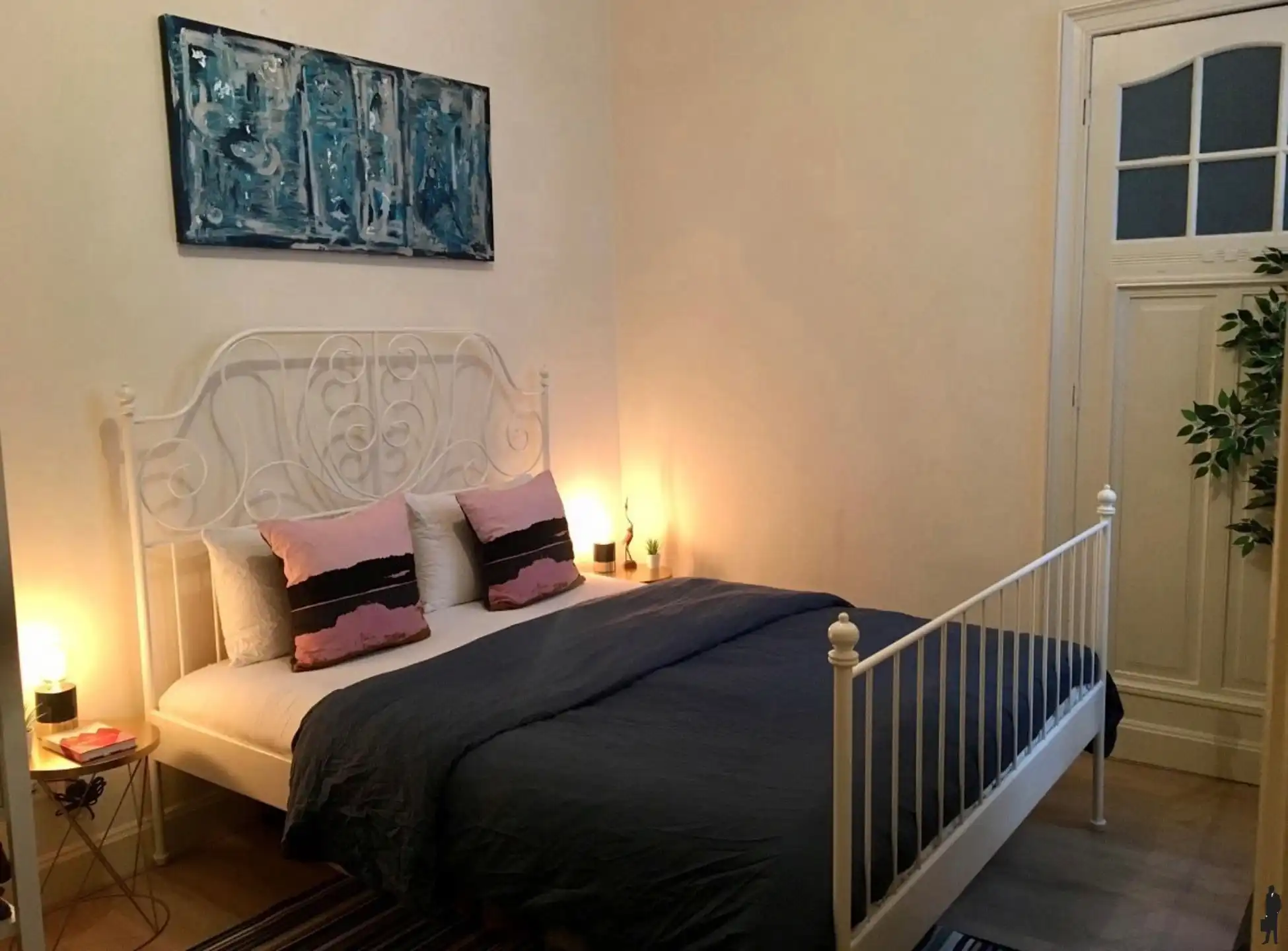 Authentiek 2-slaapkamer appartement op toplocatie. foto 5