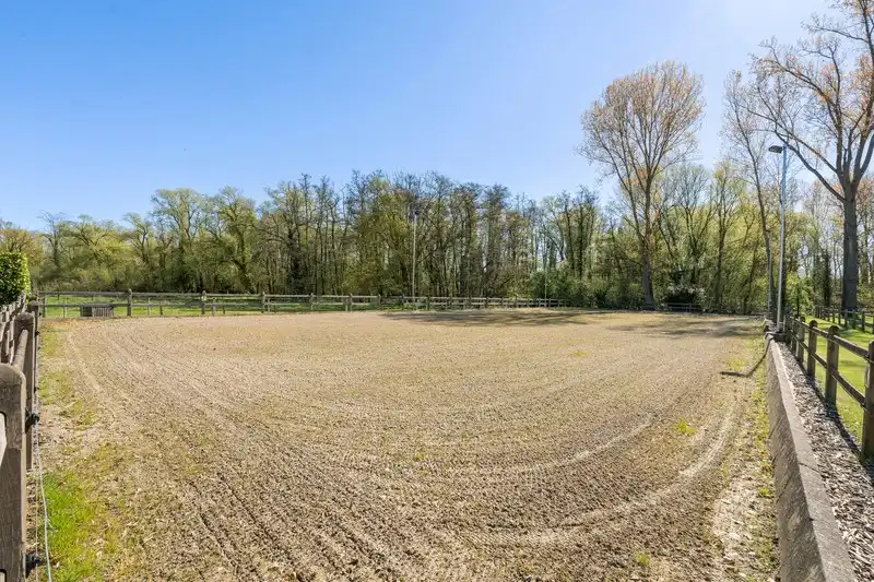 Moderne villa met hippisch complex op 15.856m²  foto 37