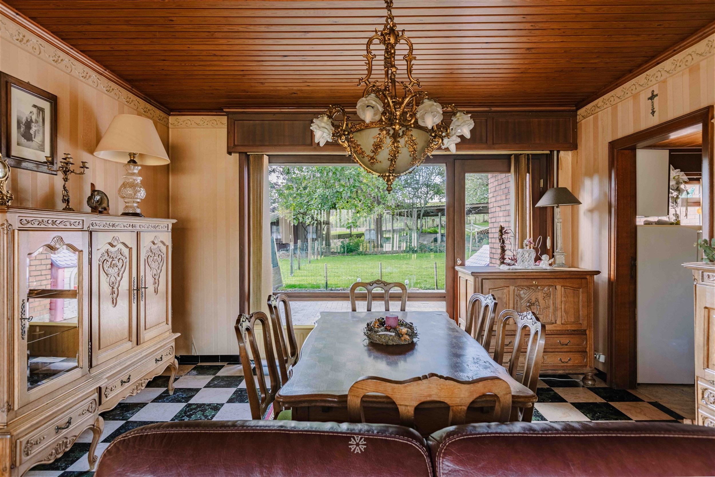 Te renoveren gelijkvloerse woning in het pittoreske Rozebeke foto 9