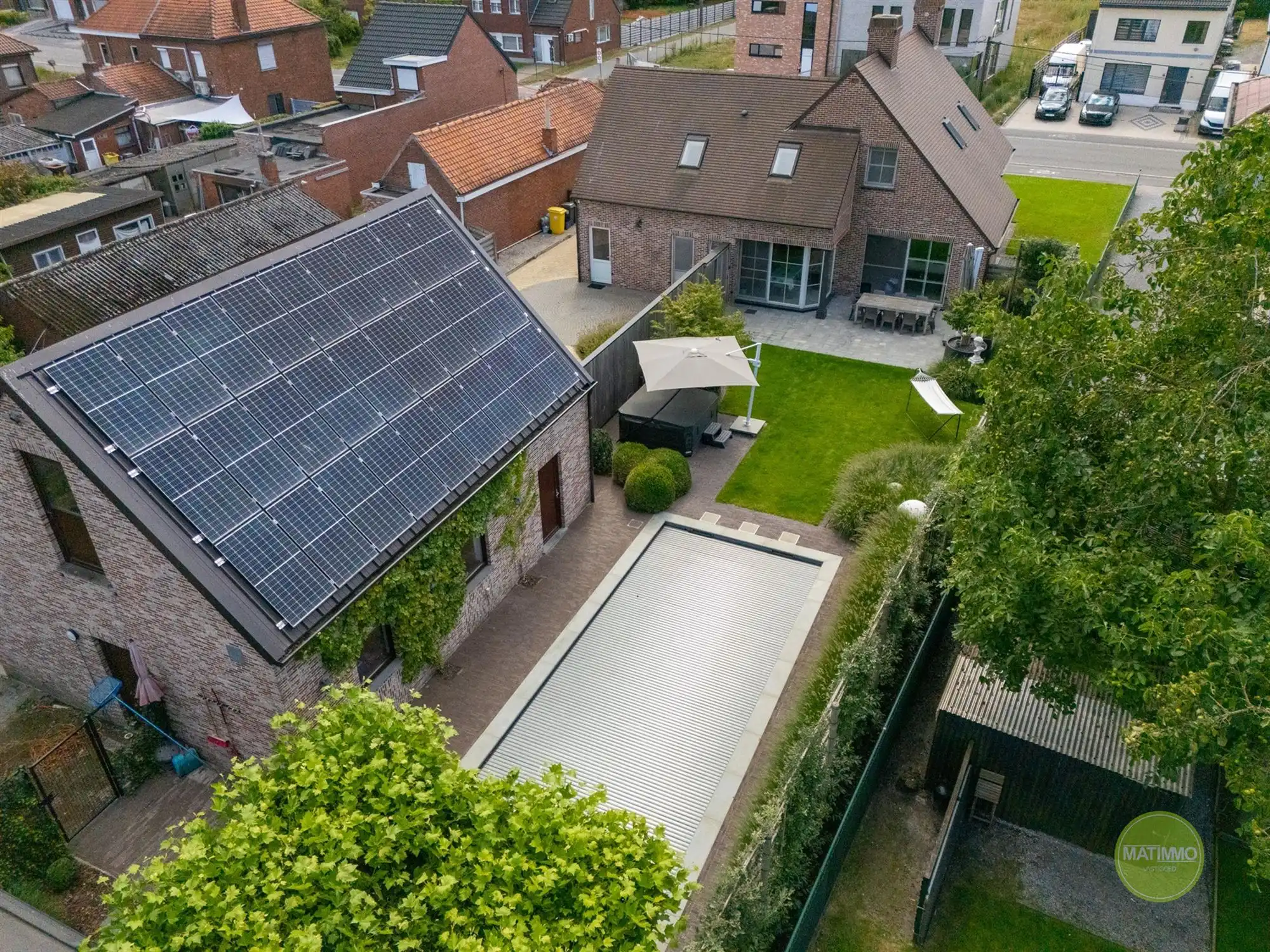 Instapklare gezinswoning met magazijn, zwembad en poolhouse  foto 39