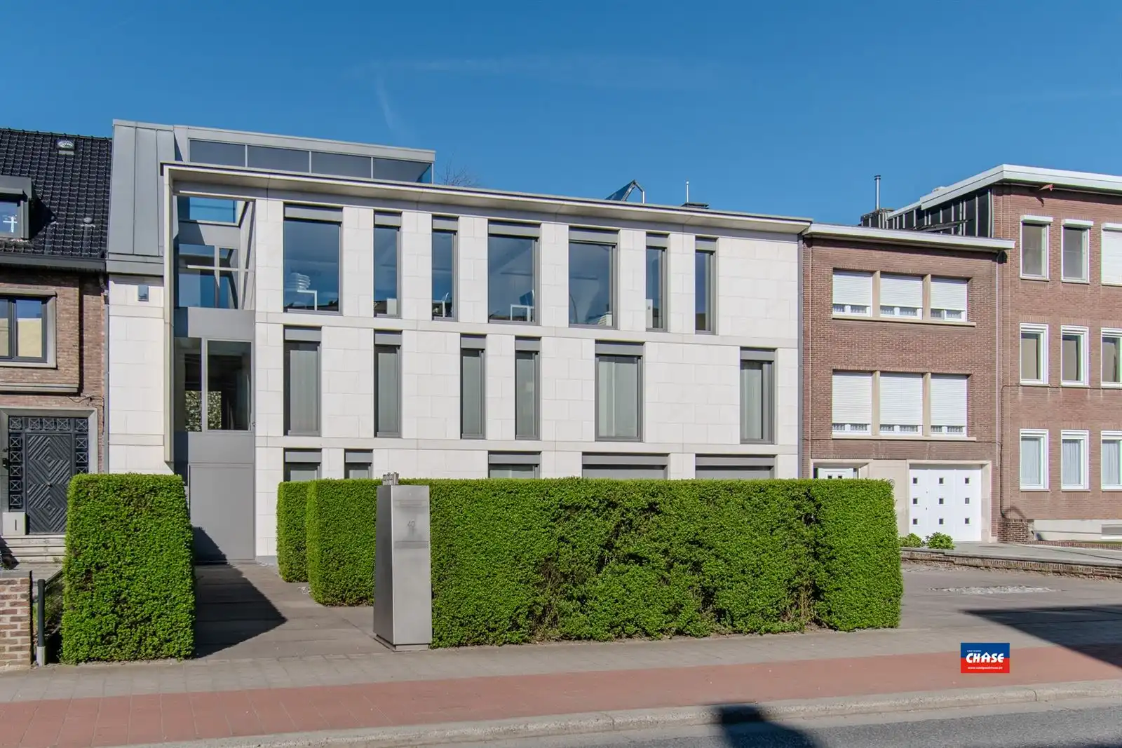 Uitzonderlijke praktijkwoning foto 3