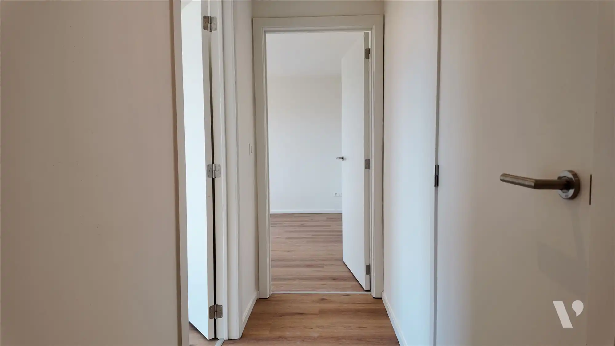Volledig gerenoveerd 2slpk-appartement in centrum Zolder  foto 6
