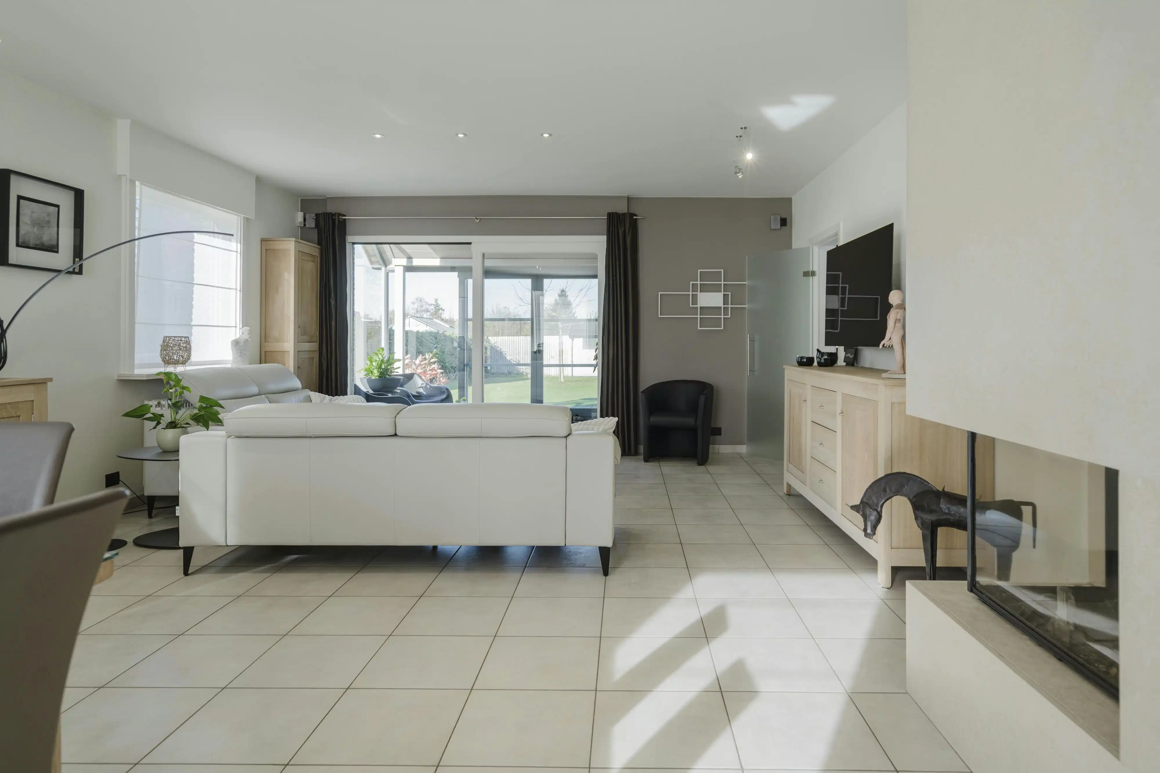 Ruime villa met 6 kamers te koop in Sint-Eloois-Vijve foto 6