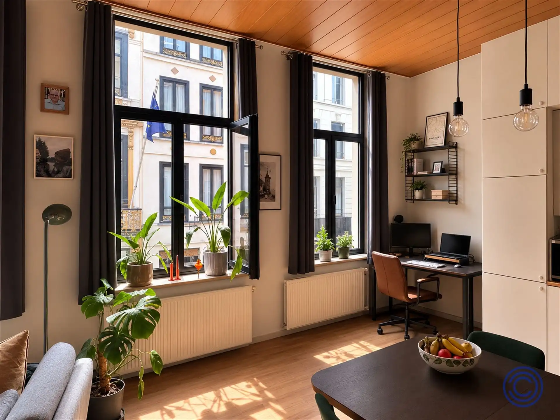 Lichtrijk 1-slpk appartement met lift en open keuken in hartje Antwerpen! foto 3