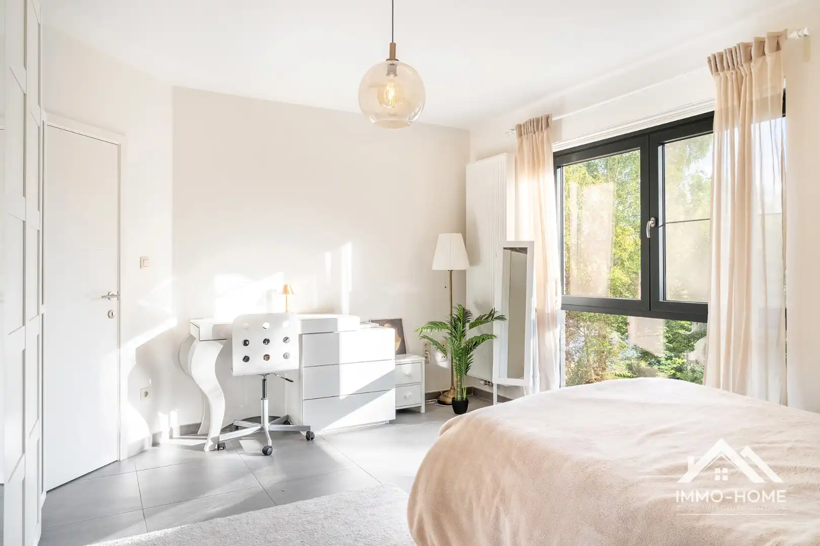 Jonge recente woning met heel veel volume! foto 18