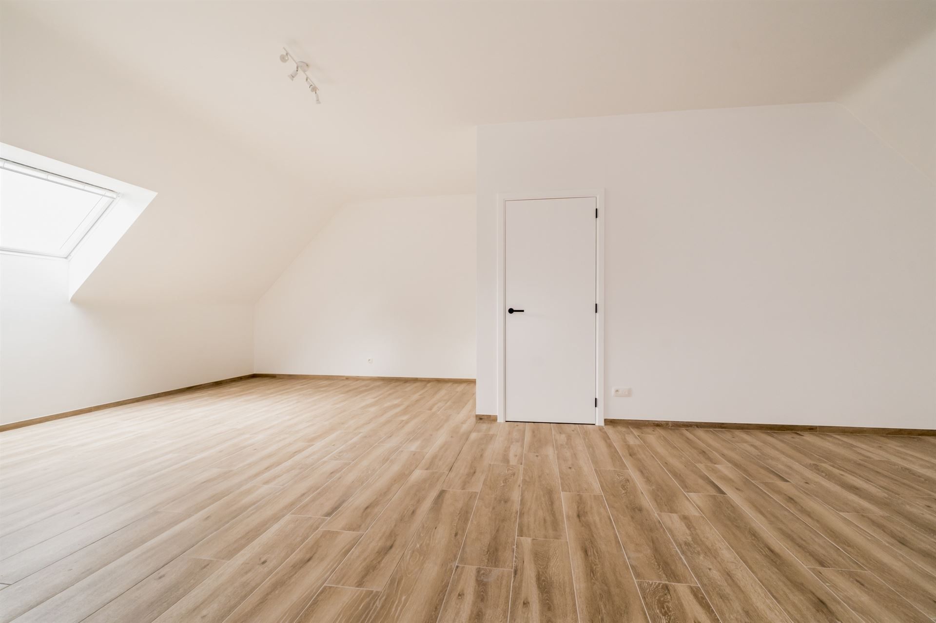 Moderne nieuwbouwwoning met 4 slpkm, tuin en garage  foto 21