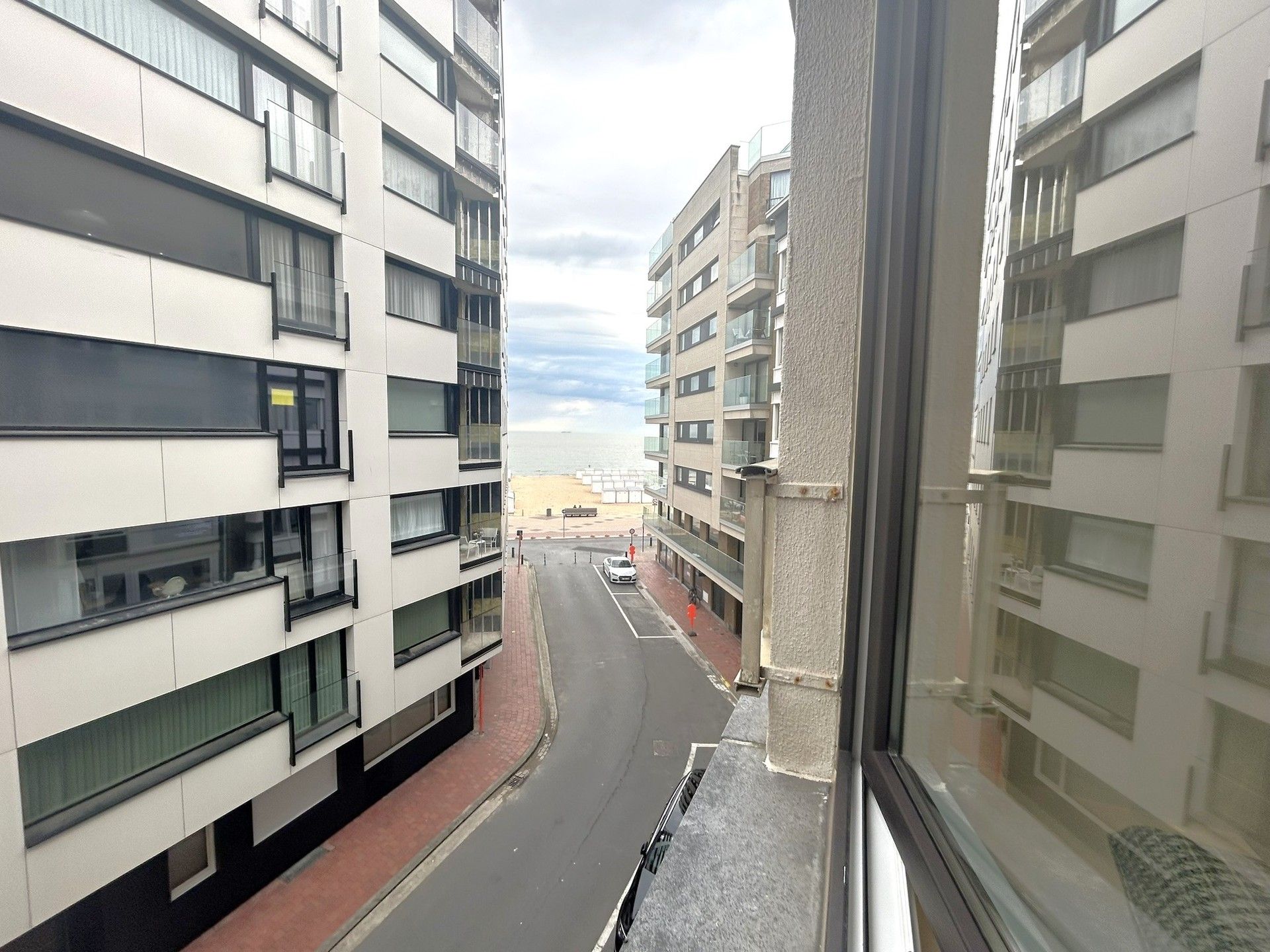 Gerenoveerd appartement met zijdelings zeezicht in Knokke-Het Zoute foto 3