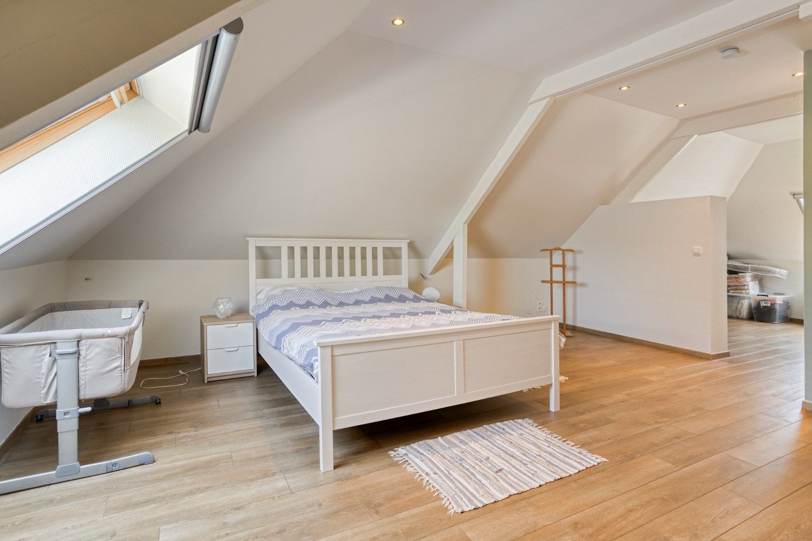 Ruime gezinswoning met 5 slpks op een zonnig perceel van 980 m² !  foto 11
