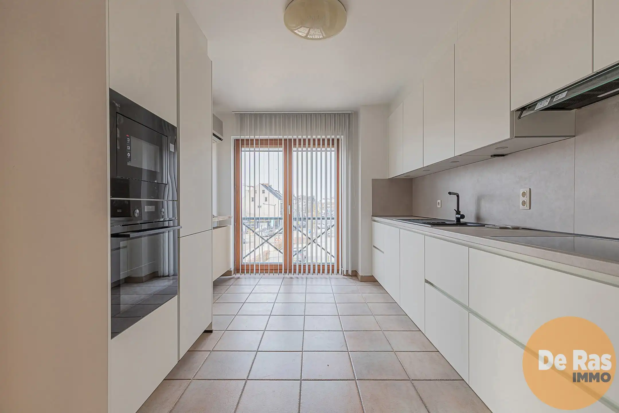 NINOVE - instapklaar ruim appartement op centrale ligging foto 3