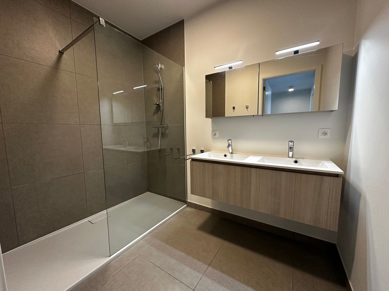 Recent appartement met volwaardige slaapkamers in Aalter! foto 12