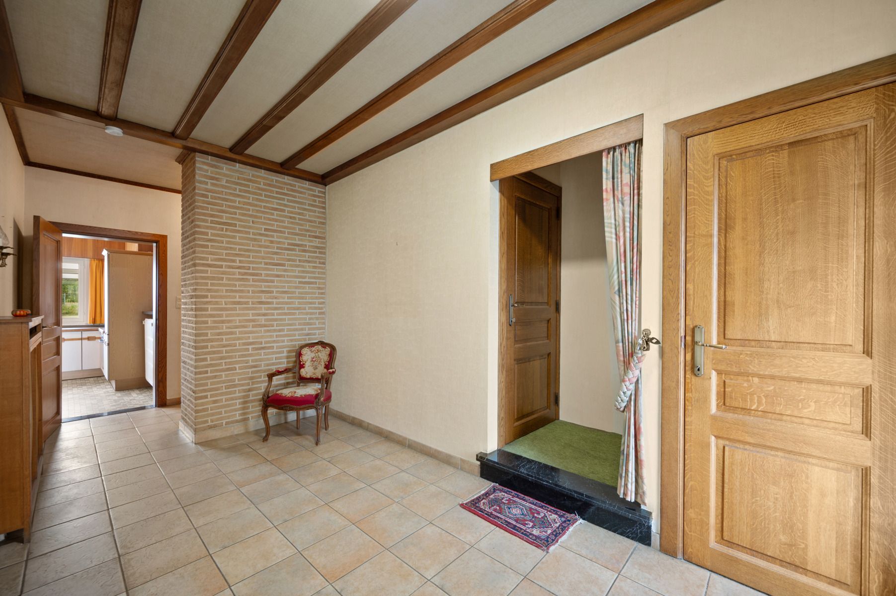 Ruime bungalow met prachtige tuin en talrijke mogelijkheden foto 2