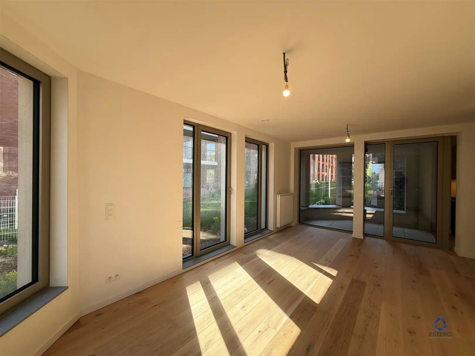 Modern nieuwbouwappt 2-SLK met terras te Tour & Taxis foto 5