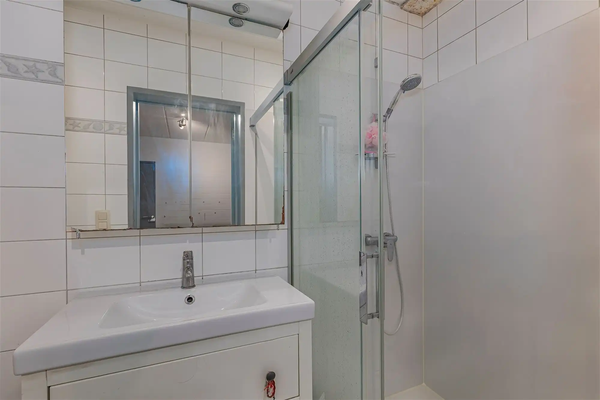 Lichtrijk 1-slaapkamer appartement met tuin en garagebox te koop in Merksem foto 11