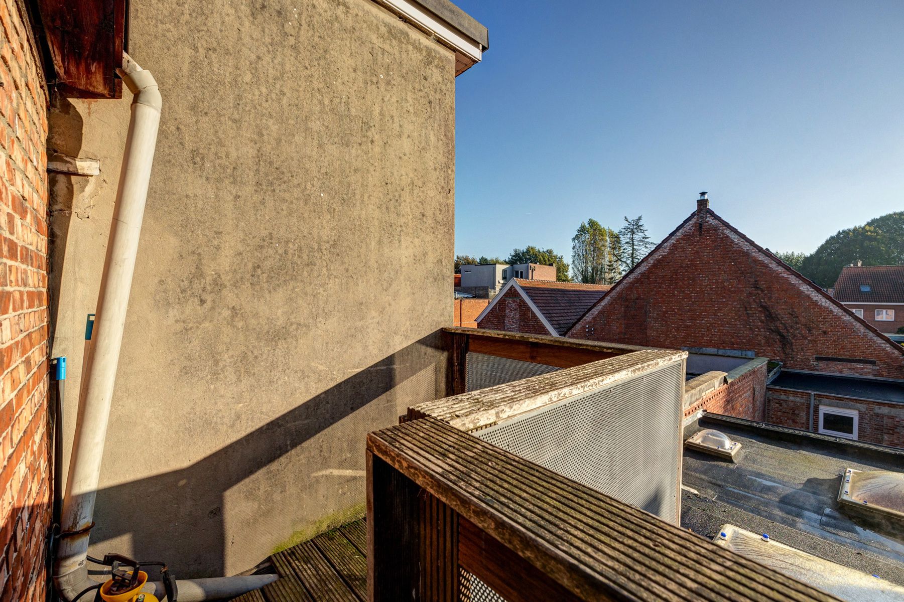 Opbrengsteigendom, bestaande uit een gelijkvloerse studio en een duplex-appartement. foto 17