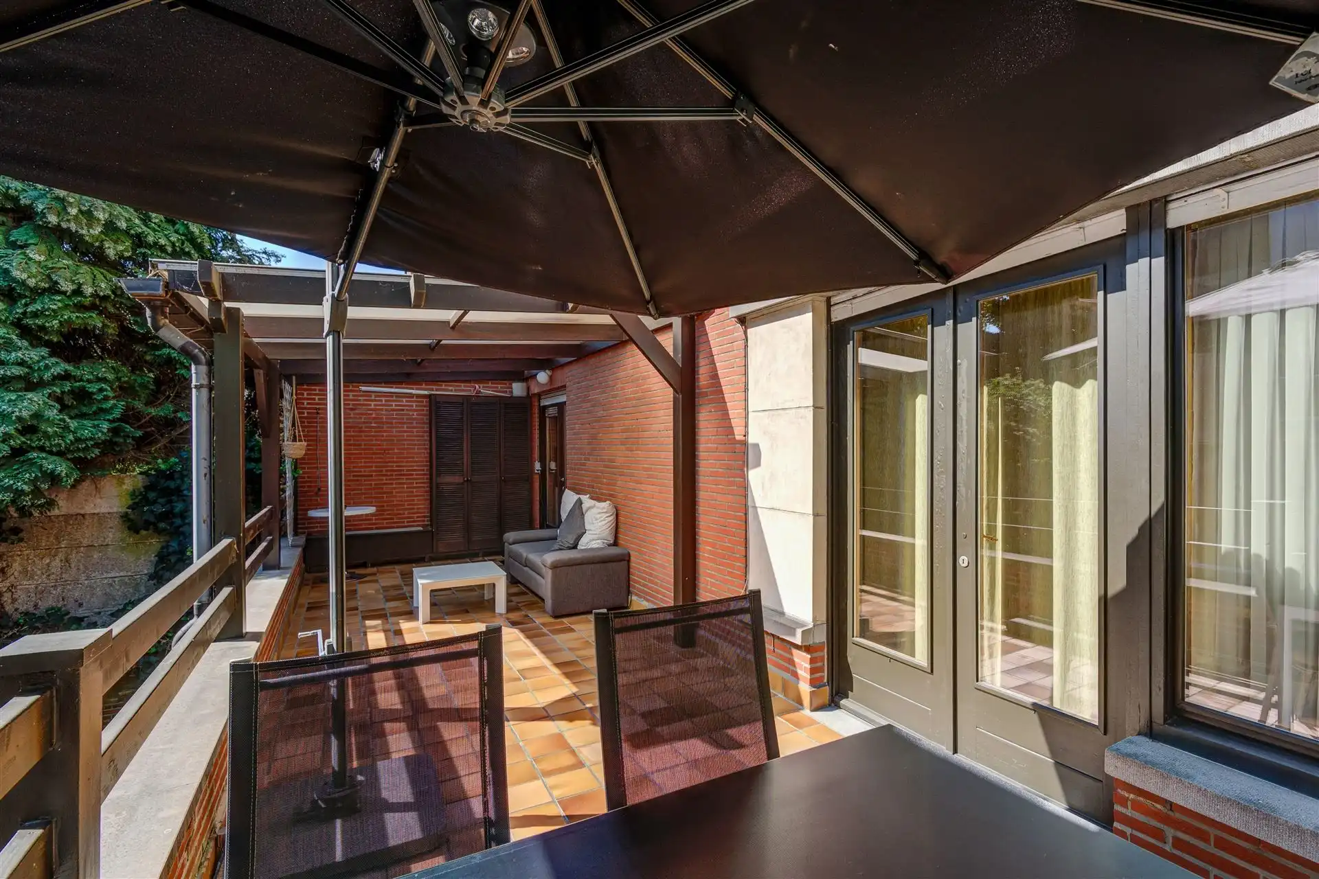 Ruim gelijkvloers appartement met groot terras foto 14