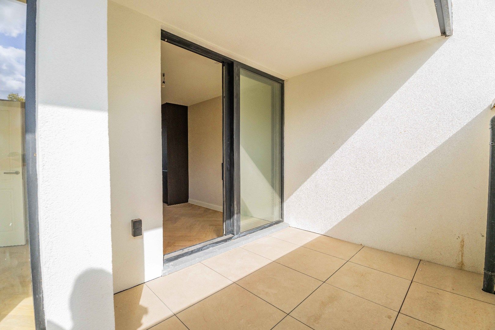 Prachtig gerenoveerd appartement met ruim terras foto 12