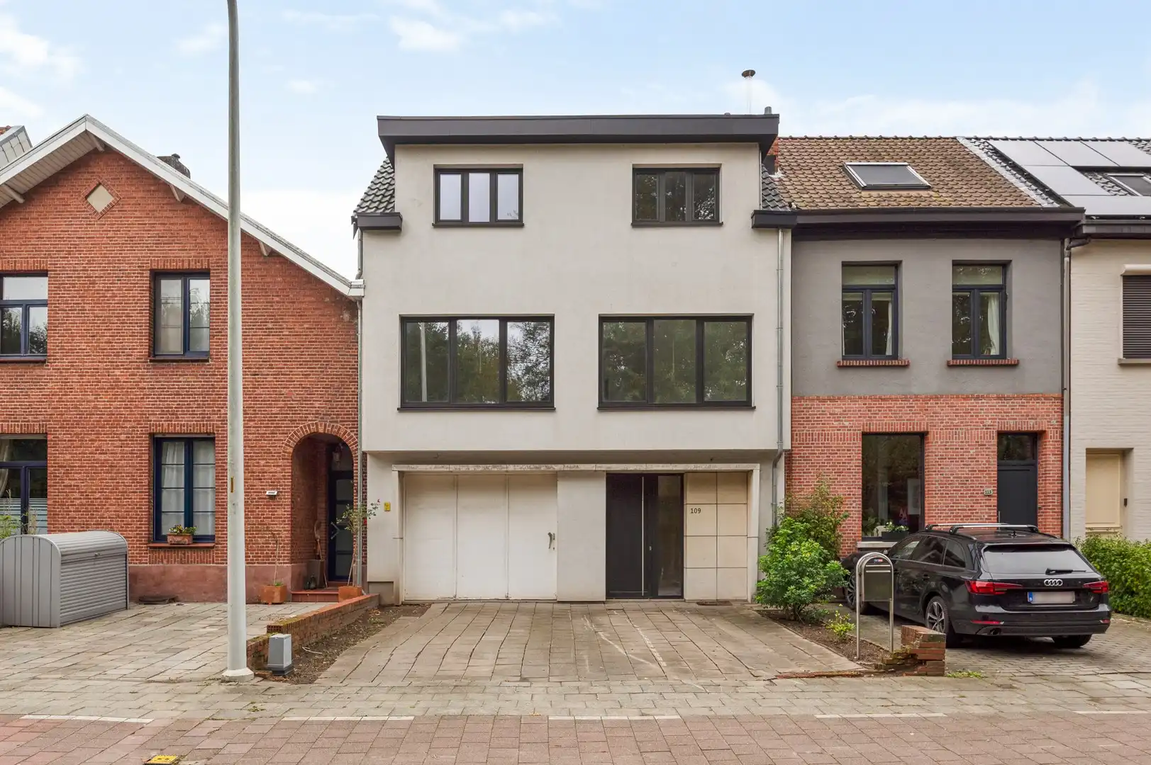Veelzijdige woning op een perceel van 1.160 m² foto {{pictureIndex}}