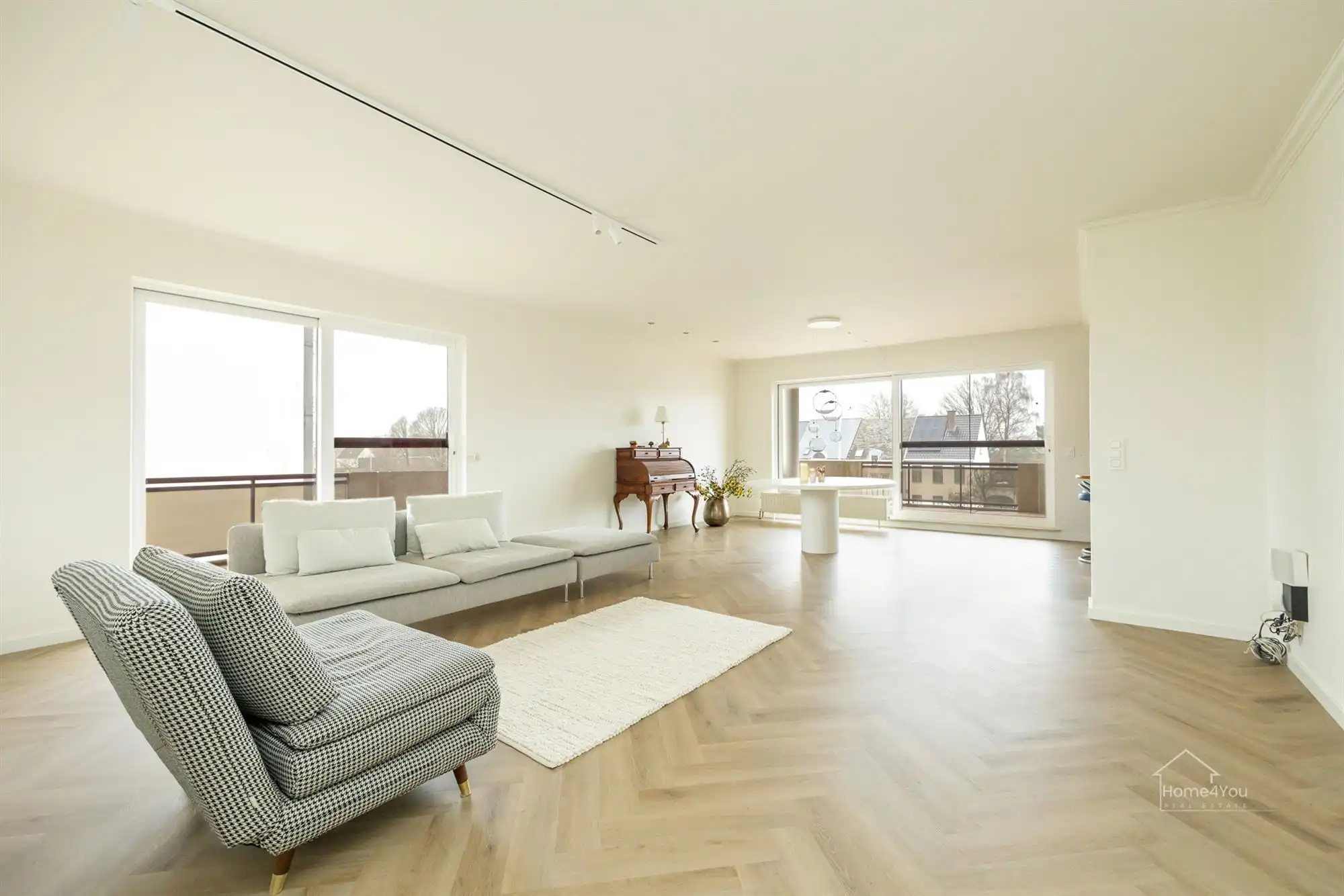 Prachtig 3 Slaapkamer Appartement met 3 terassen foto {{pictureIndex}}