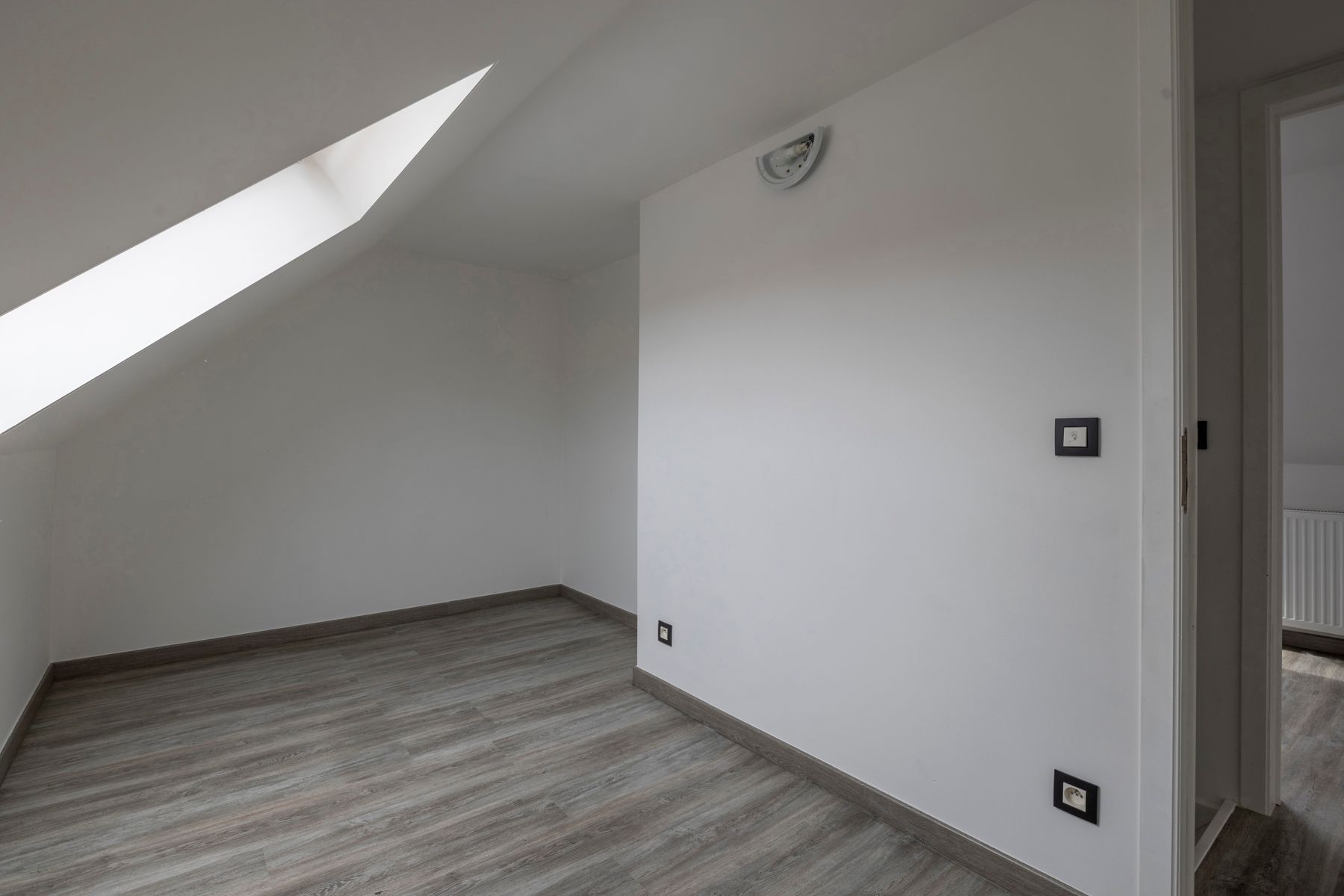 Instapklare woning met 4 slaapkamers en aangename tuin! foto 12