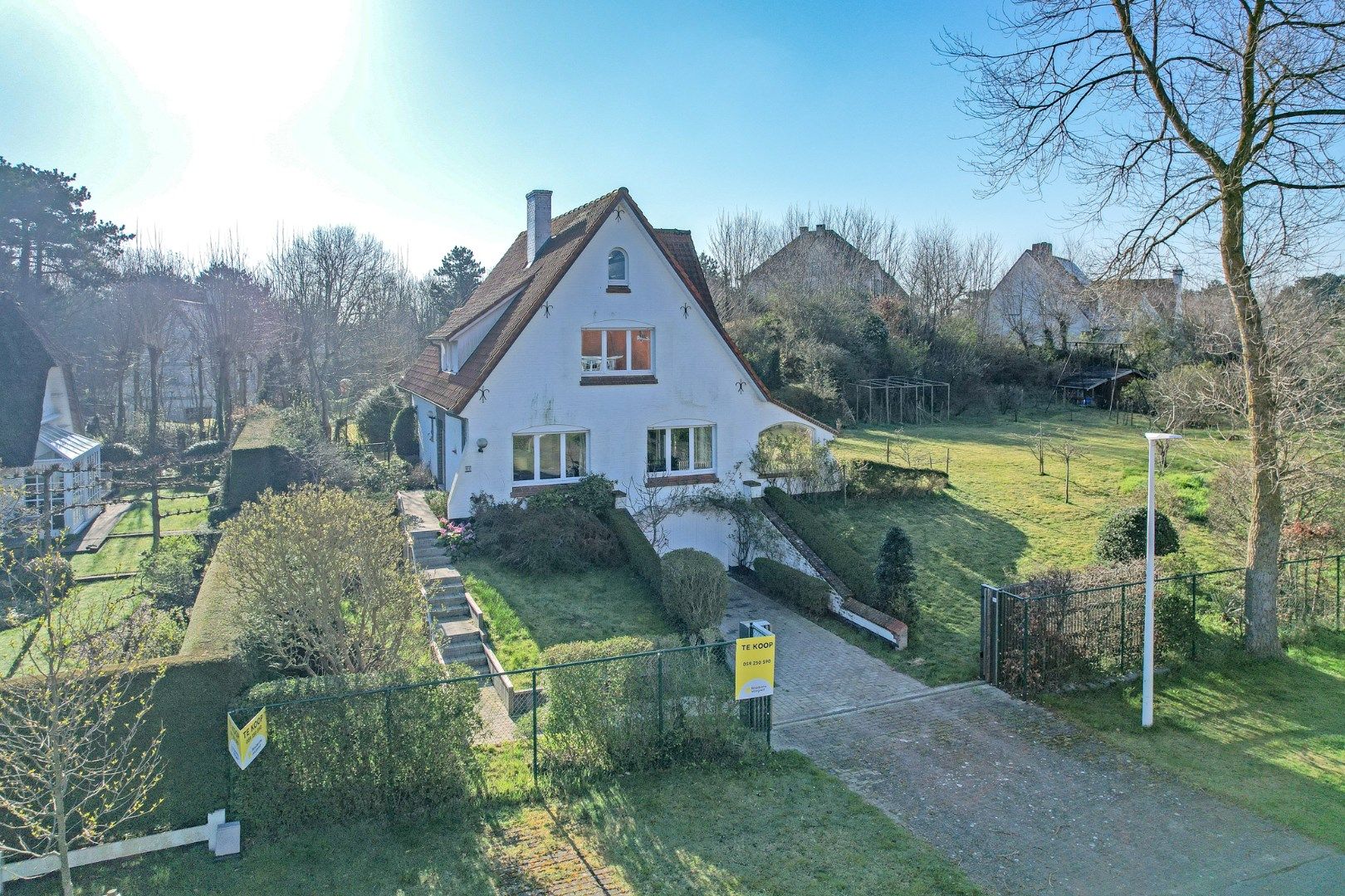 Hoofdfoto van de publicatie: Karaktervolle Villa in de Simli-wijk te Nieuwpoort op 717 m²– unieke kans!