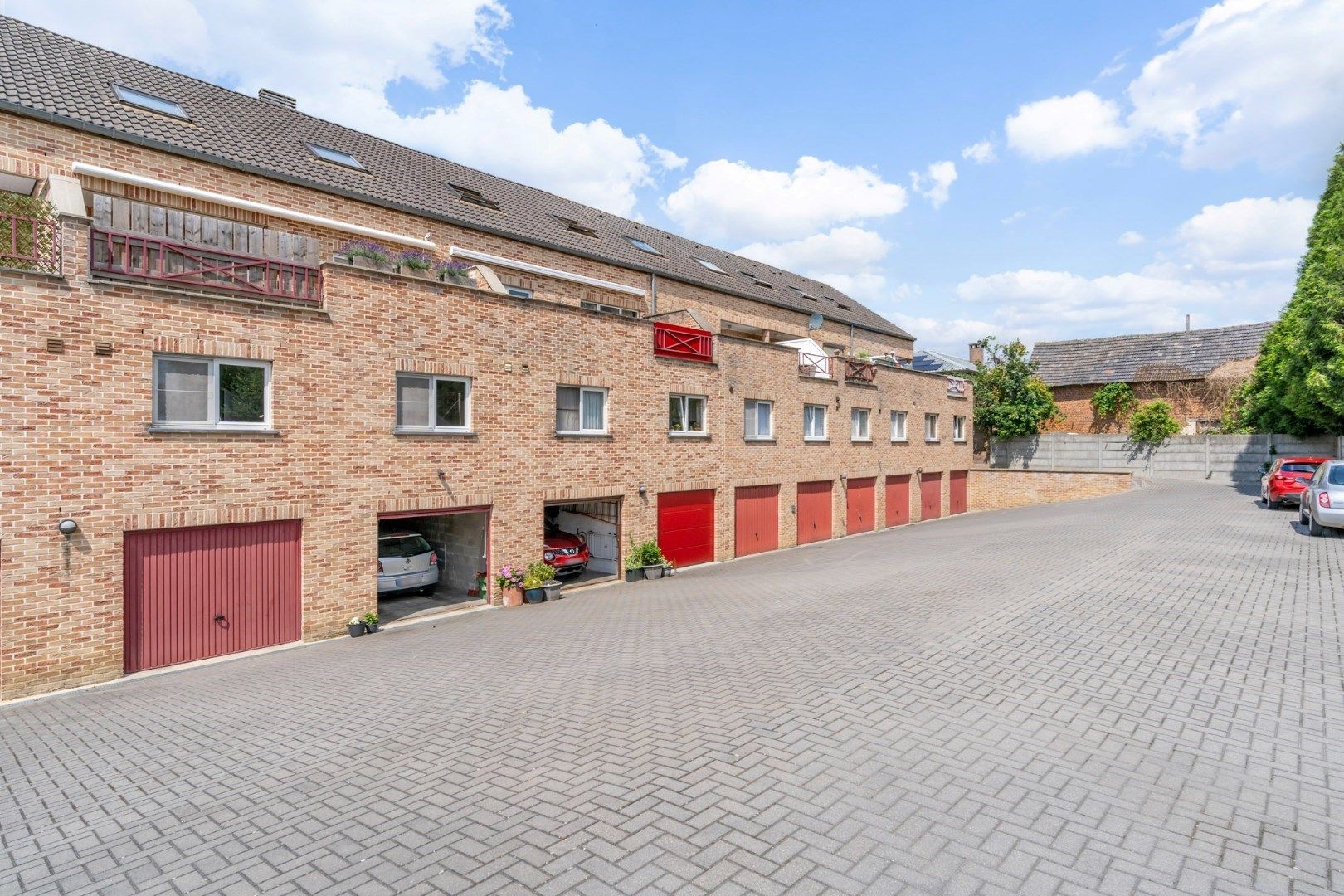 Verzorgd, degelijk en betaalbaar appartement met ruime kelder en inpandige garage foto 21