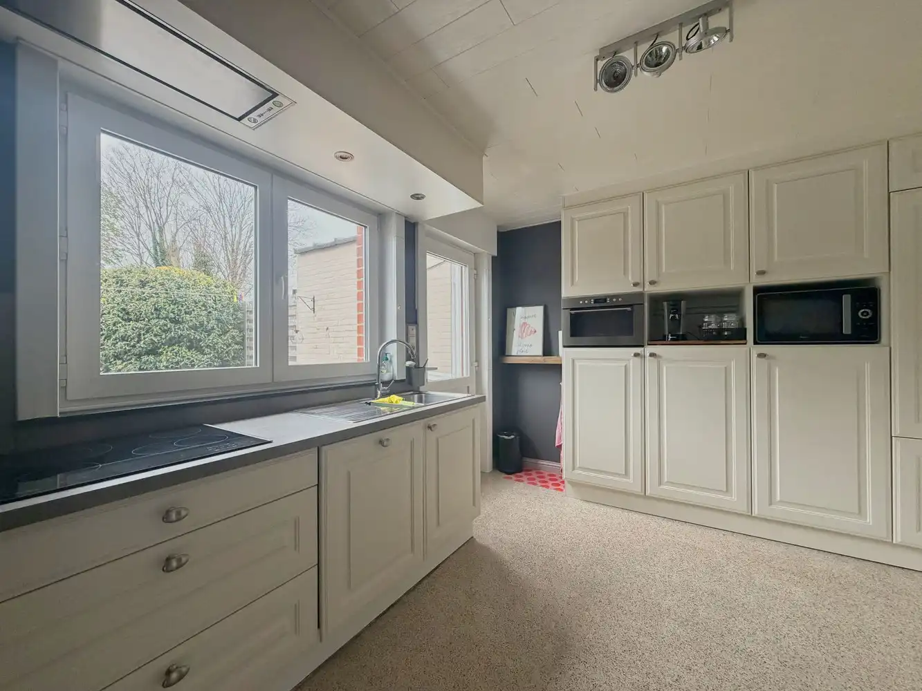 Lichtrijke woning met 3 ruime slaapkamers + zonnige tuin foto 8