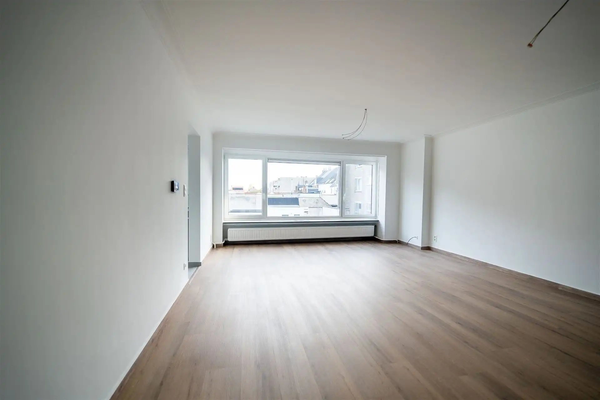 VOLLEDIGE GERENOVEERD 2-SLPK-APPARTEMENT GELEGEN OP DE 2de VERDIEPING foto 5