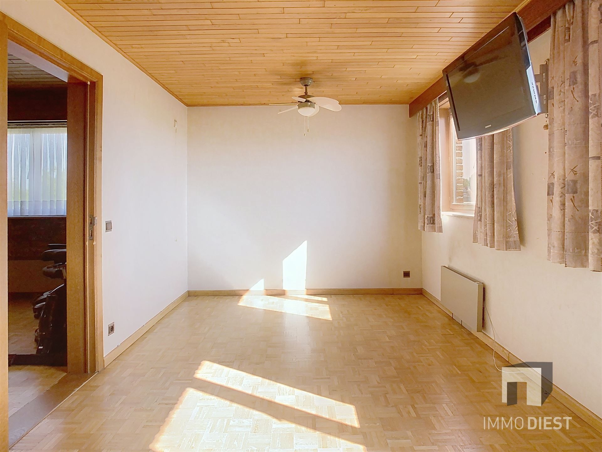 Op te frissen splitlevelwoning met karakter, ruimte en een prachtige tuin op toplocatie! foto 15