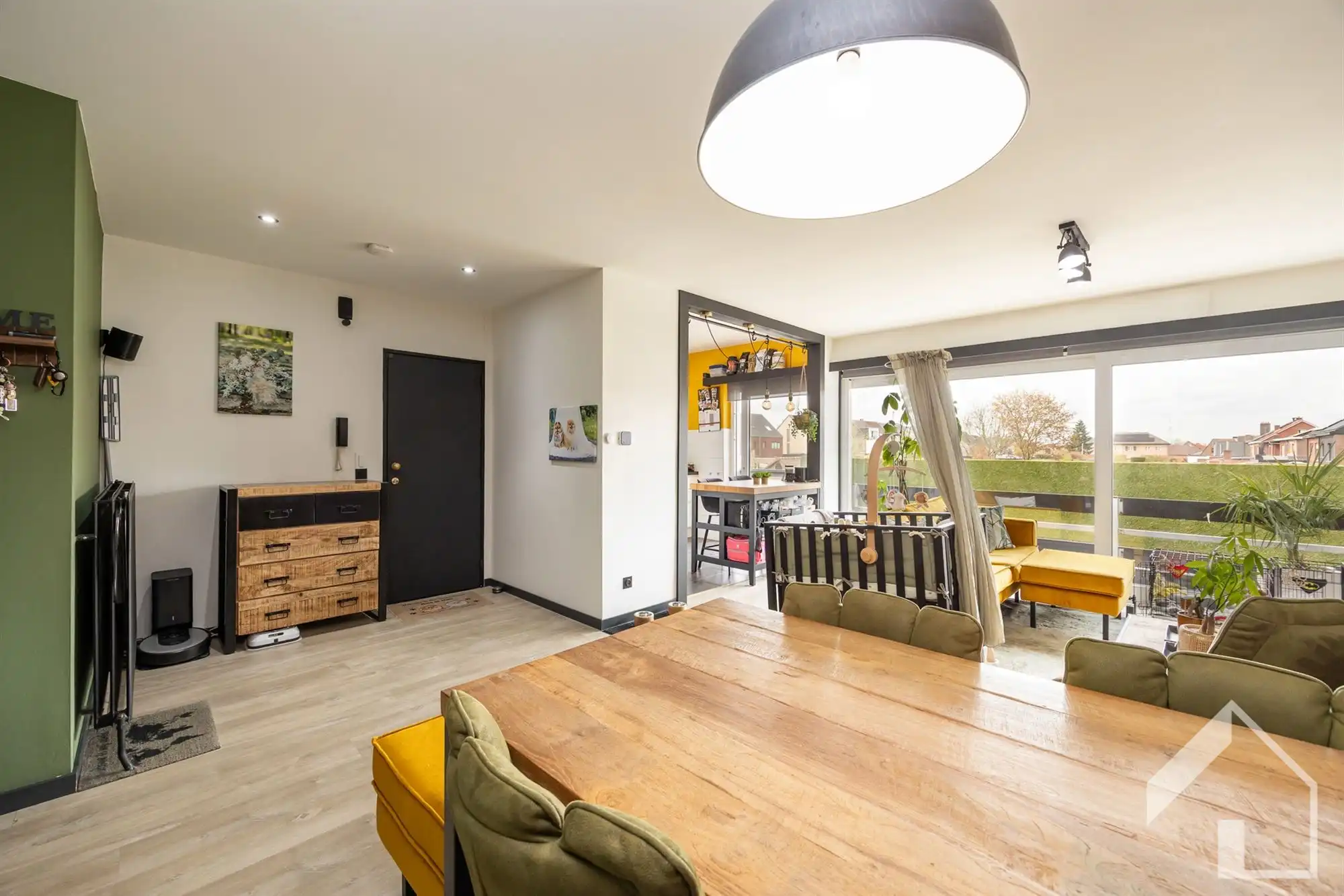 Instapklaar appartement met zwembad! foto 4