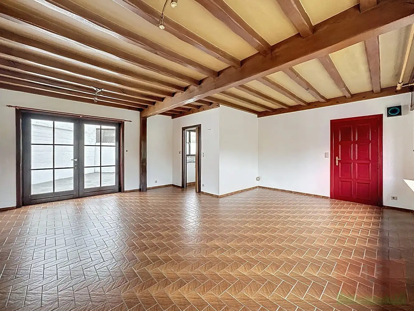 Karaktervolle gezinswoning met 3 slaapkamers en garage in het groene Aaigem foto 4