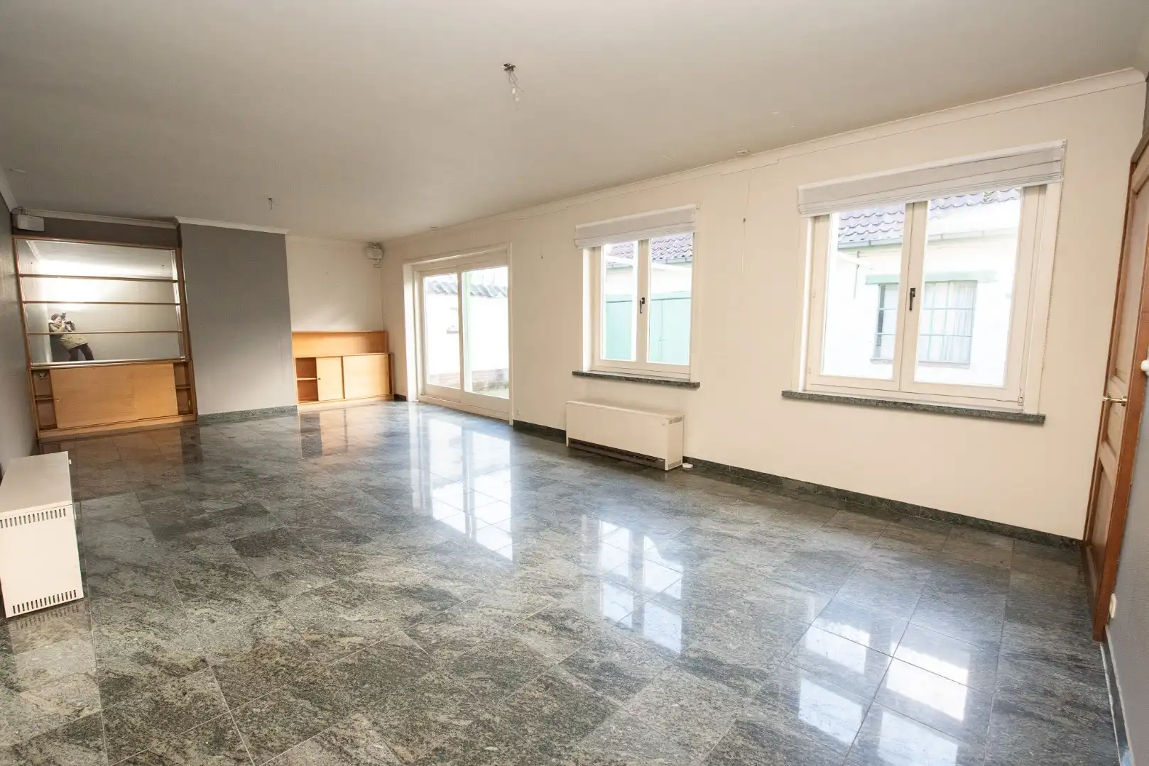 Ruim handelspand met 2 woningen te koop centrum Lozer. Tal van mogelijkheden! foto 7
