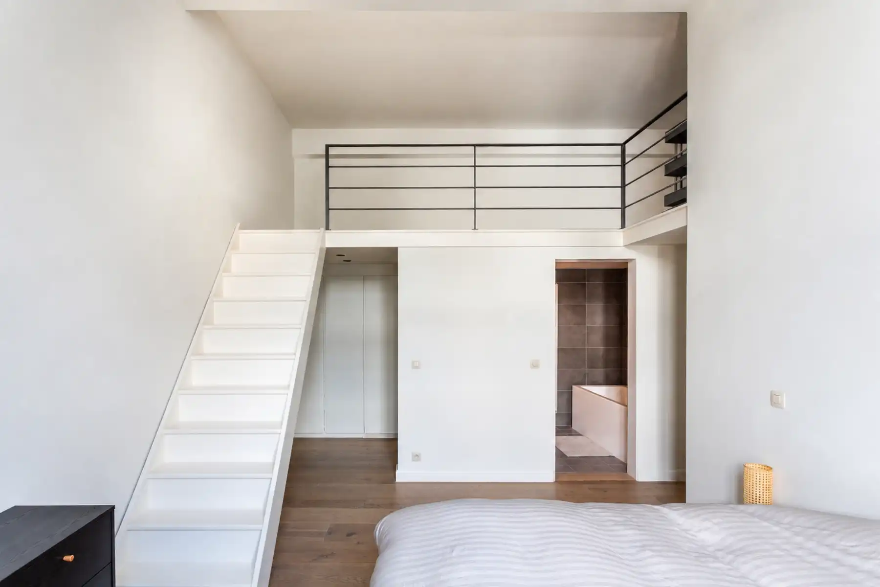Ruime loft met 2 slaapkamers op centrale locatie foto 6