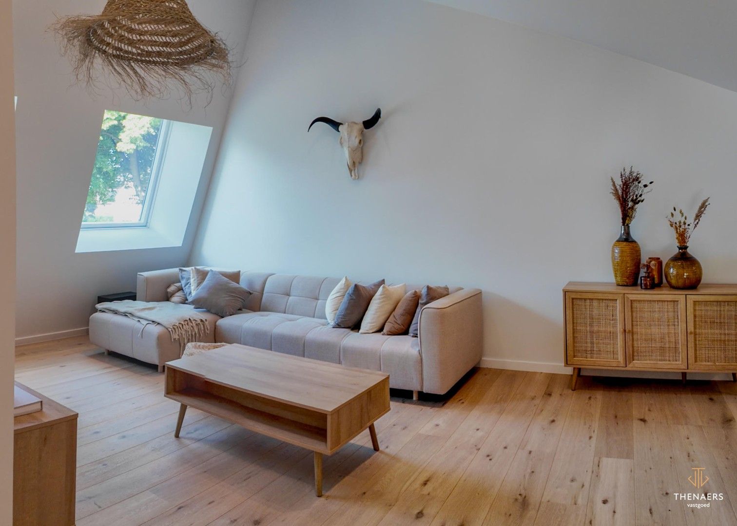 UNIEKE GERENOVEERDE WONING MET 4 SLAAPKAMERS EN PRACHTIG UITZICHT OP DE VELDEN. foto 20