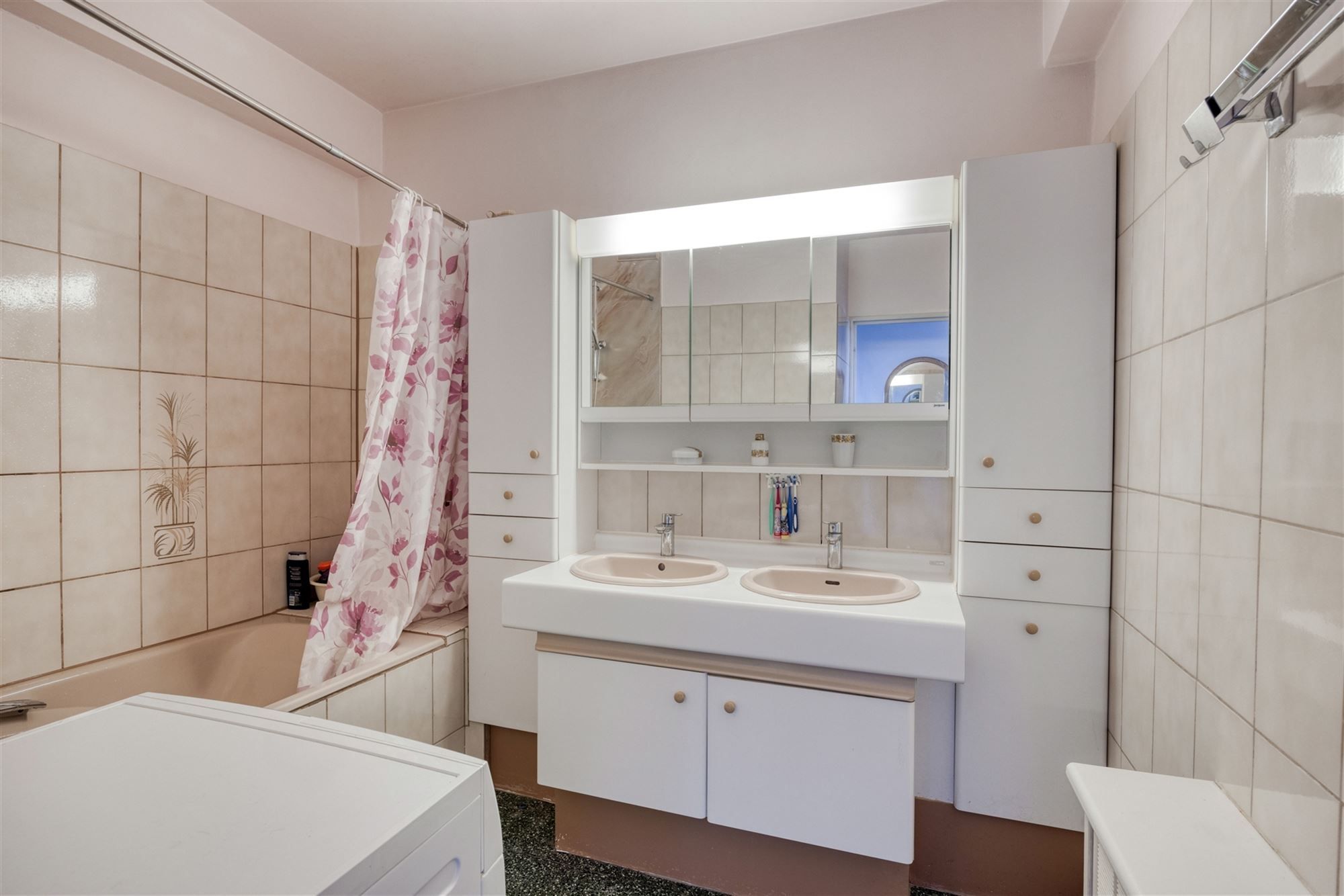 Verhuurd appartement met drie slpk en terras met prachtig uitzicht foto 15