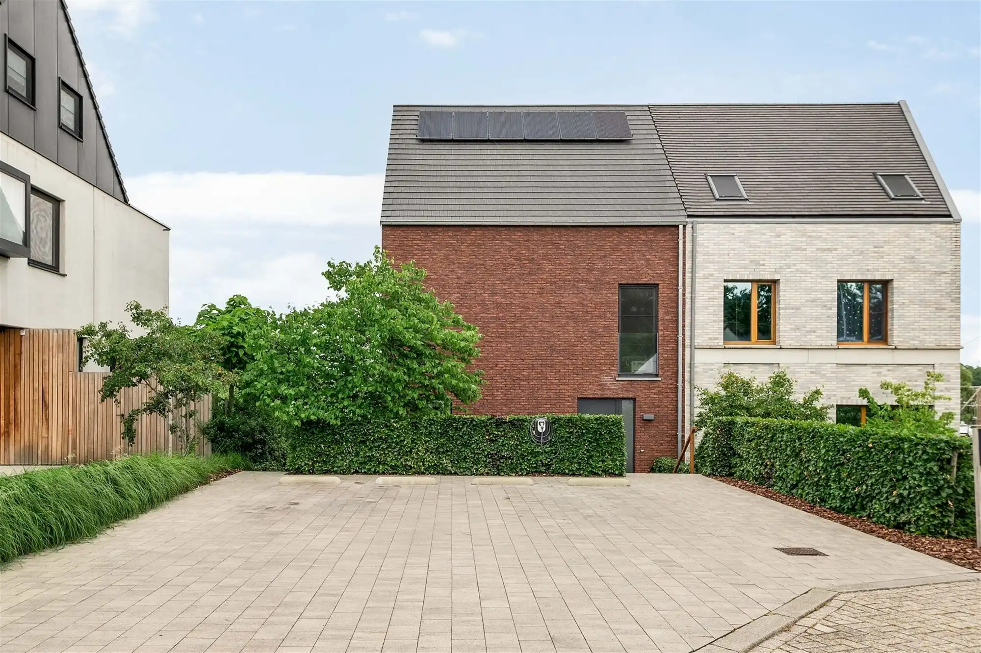 Recente, energiezuinige gezinswoning te Sint-Katelijne-Waver foto {{pictureIndex}}