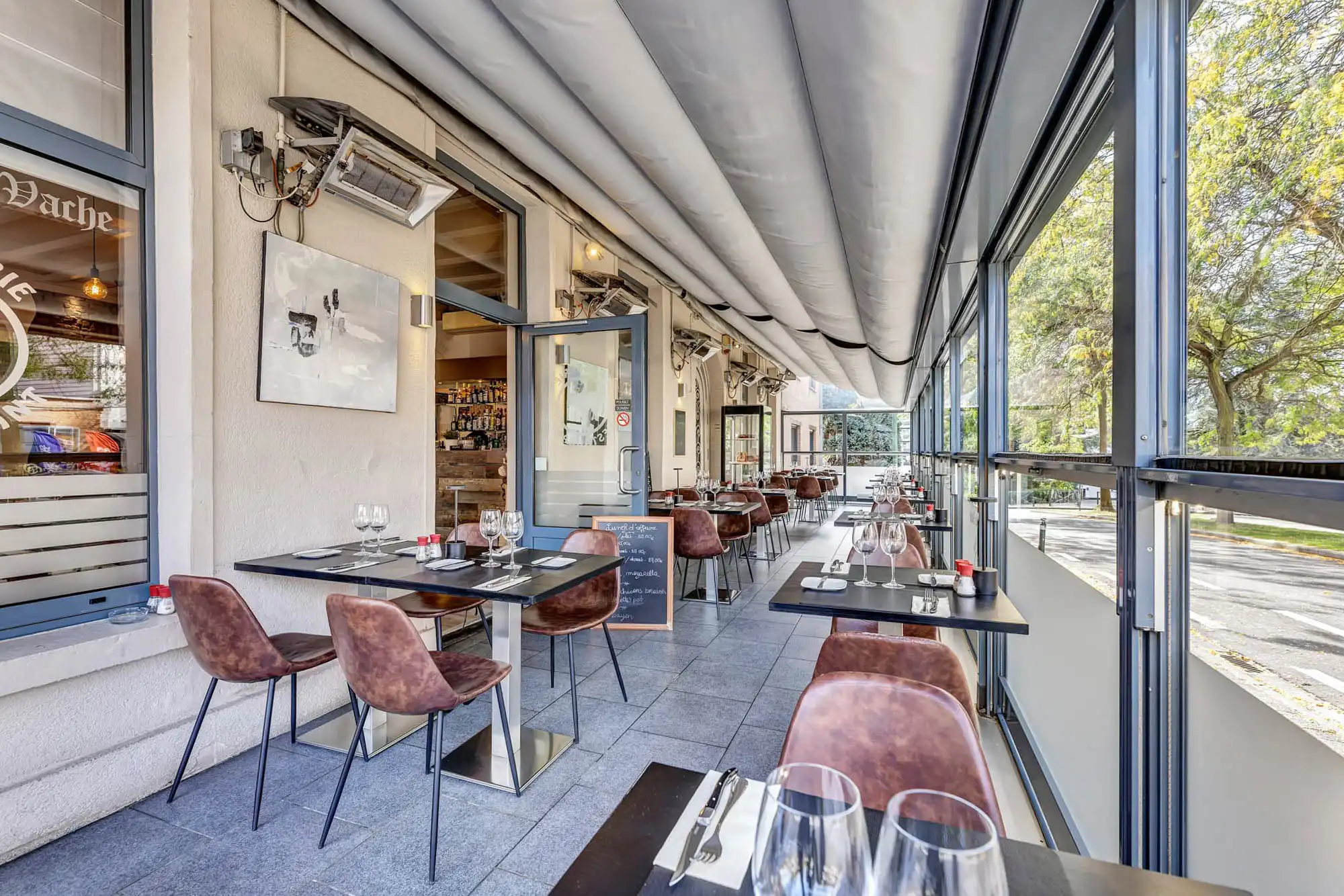 Gewaardeerd restaurant/handelspand met appartementen foto 37