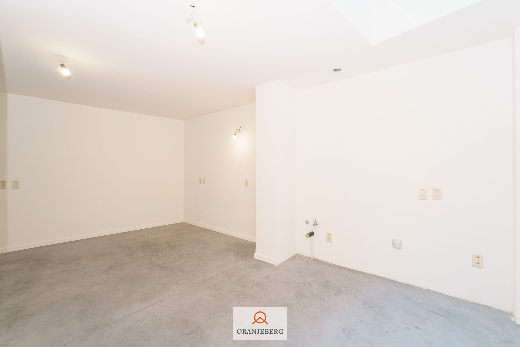 Gerenoveerd gelijkvloerse commerciële ruimte vlakbij UZ foto 9