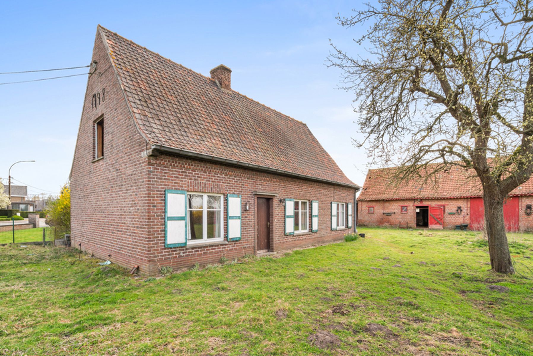 Hoeve met bijgebouwen op circa 1,2 ha foto 17