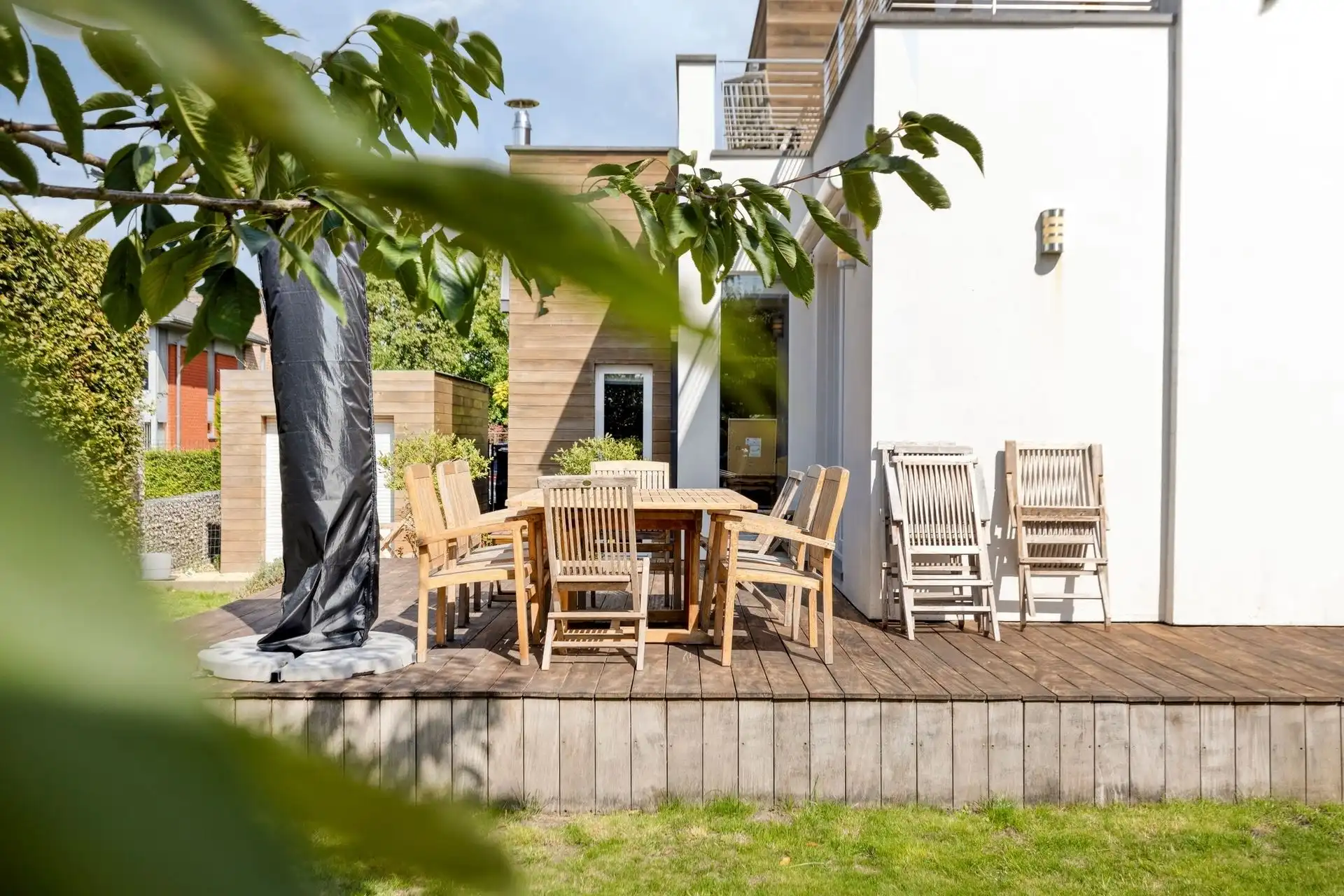 Volledig gerenoveerde serristenvilla foto 32