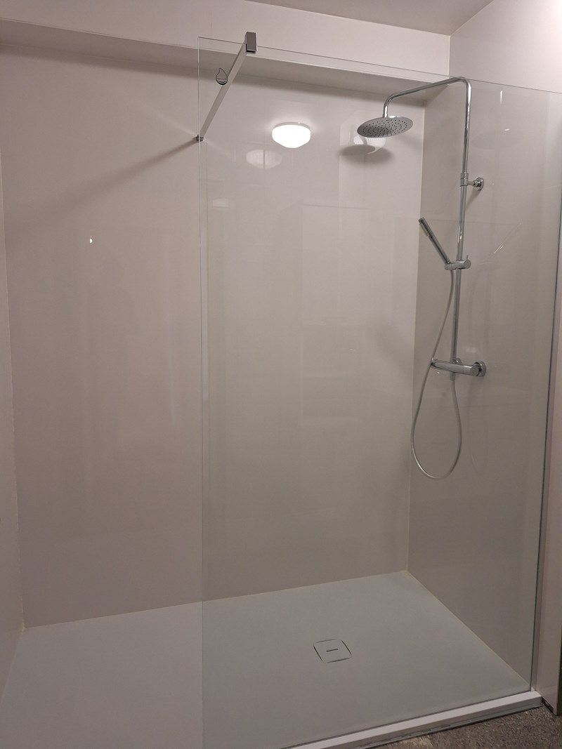 Knap gerenoveerd en perfect gelegen appartement in Genk CENTRUM met AUTOSTANDPLAATS foto 7