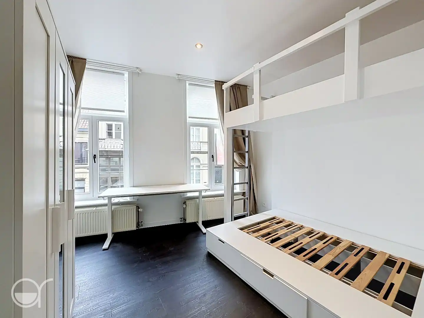 Gemeubeld duplex appartement met 2 slaapkamers & bureau – centrum Gent foto 6