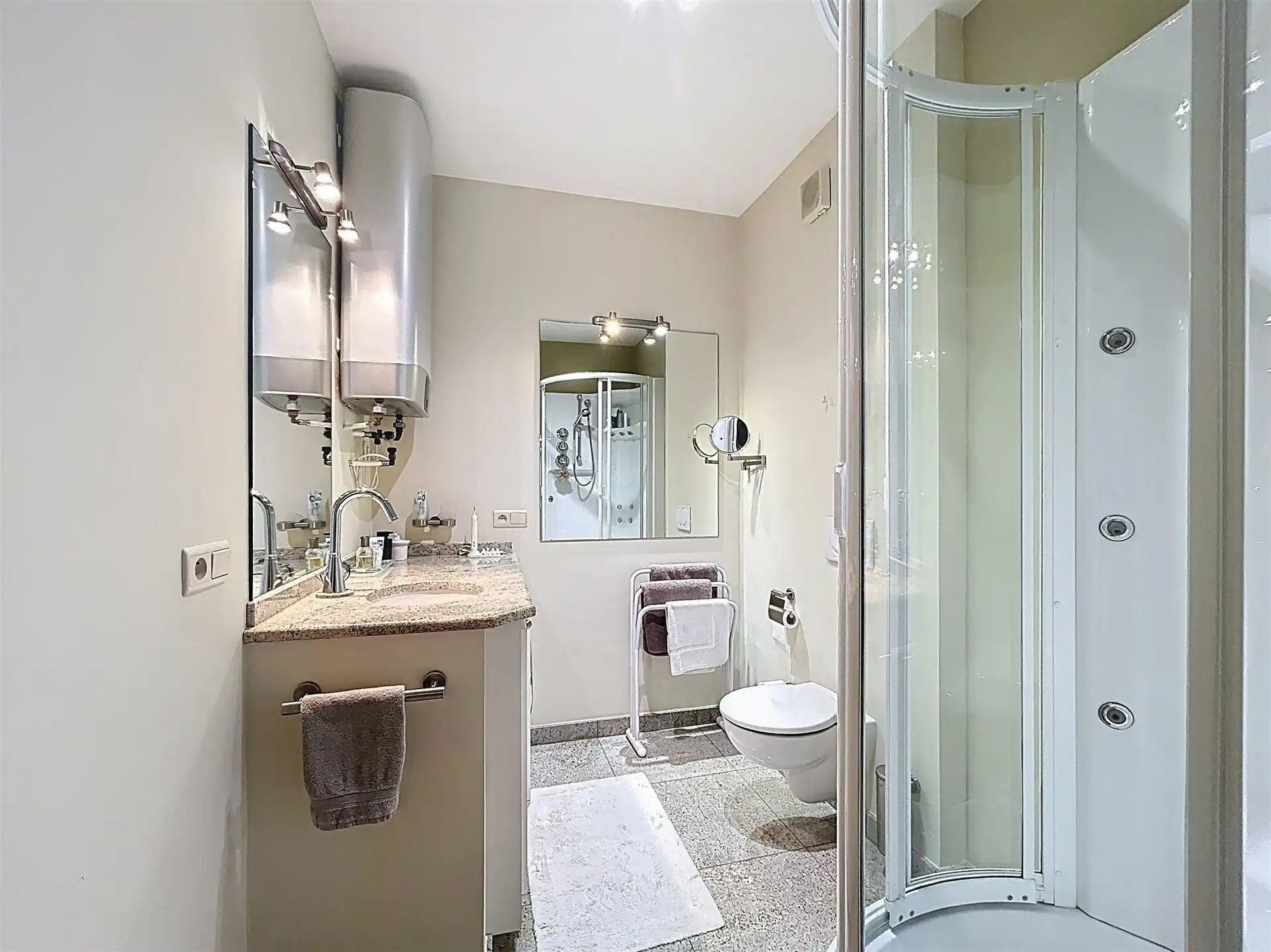 Instapklaar 2 slk- appartement op toplocatie foto 7