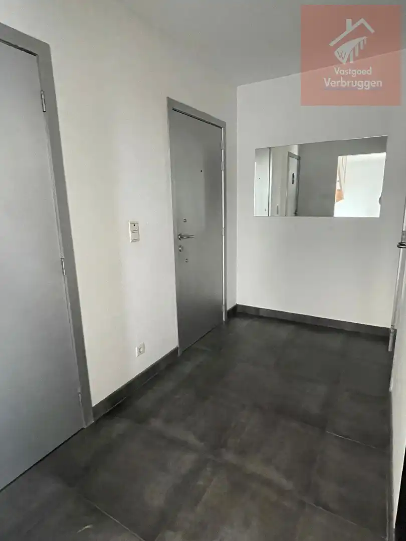 Stijlvol duplex-appartement met 2 slaapkamers op 4de verdieping in hartje Aalst foto 2