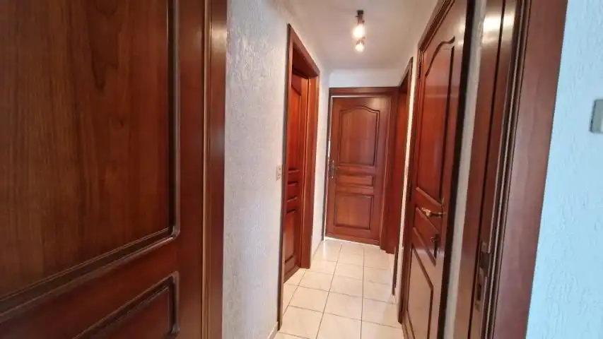 Praktisch ingericht en ruim APPARTEMENT met 2 slaapkamers, mooie leefruimten en garage in centrum van Tienen. foto 17