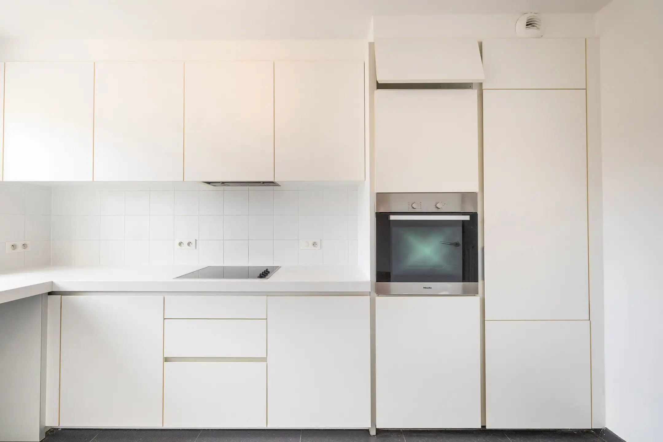 Mooi recent appartement met 2 slaapkamers en parking foto 6